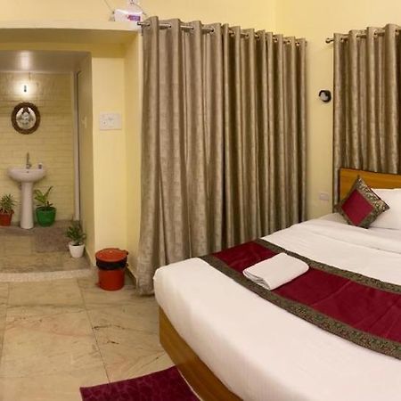 Shankar Vilaas -A Boutique Stay Forigners Choice Near Ghats And Temples バラナシ エクステリア 写真