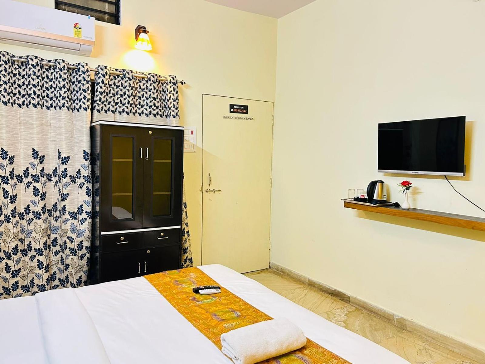 Shankar Vilaas -A Boutique Stay Forigners Choice Near Ghats And Temples バラナシ エクステリア 写真
