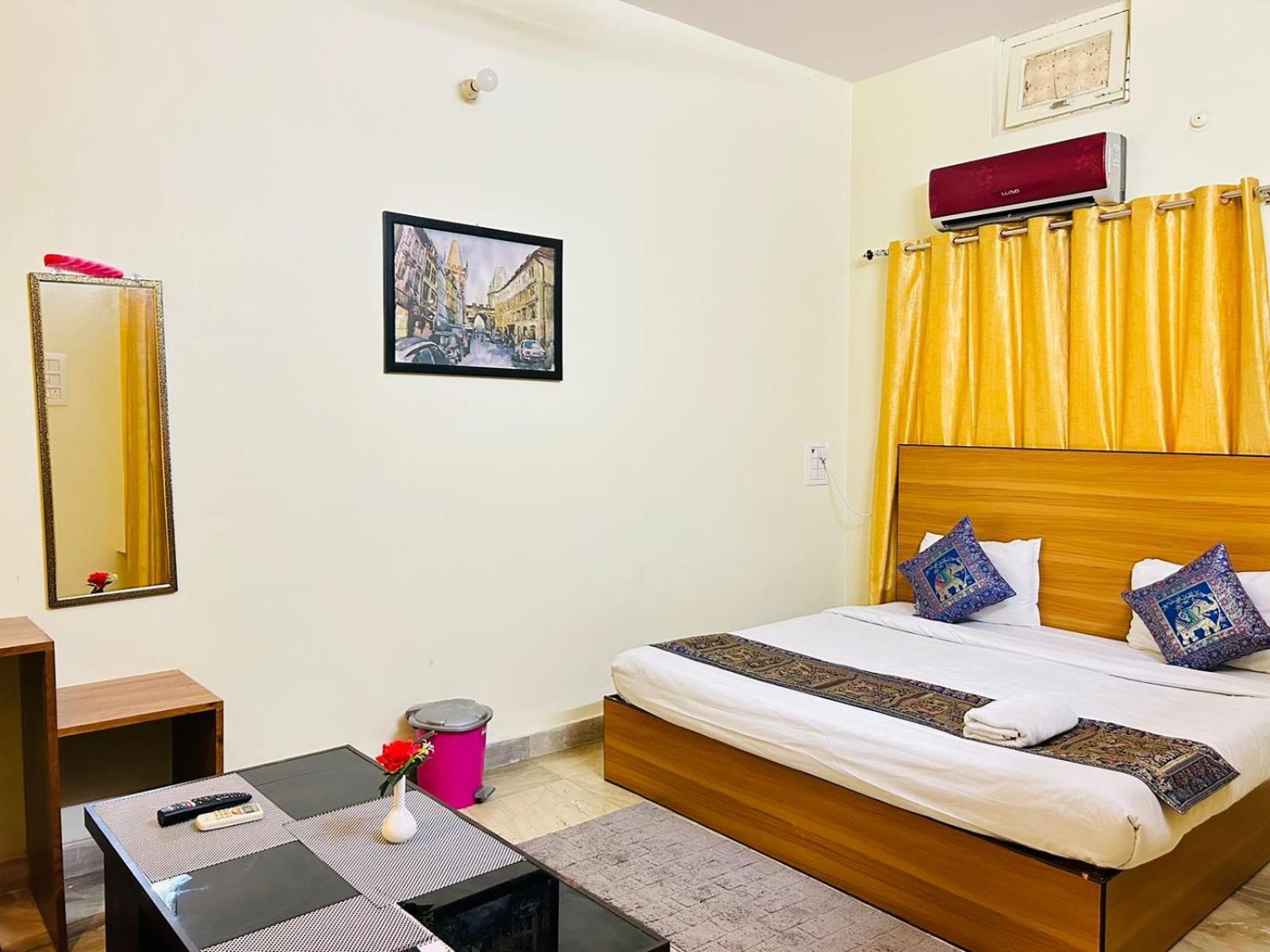 Shankar Vilaas -A Boutique Stay Forigners Choice Near Ghats And Temples バラナシ エクステリア 写真