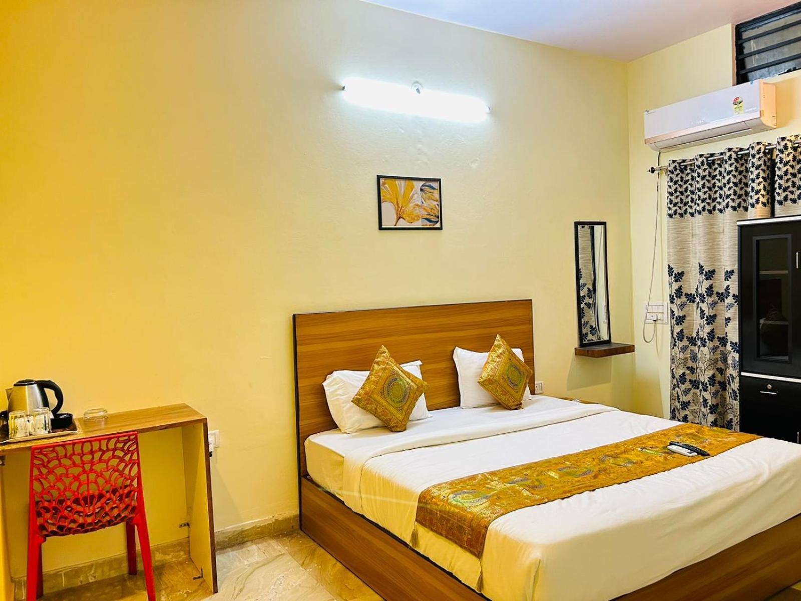 Shankar Vilaas -A Boutique Stay Forigners Choice Near Ghats And Temples バラナシ エクステリア 写真