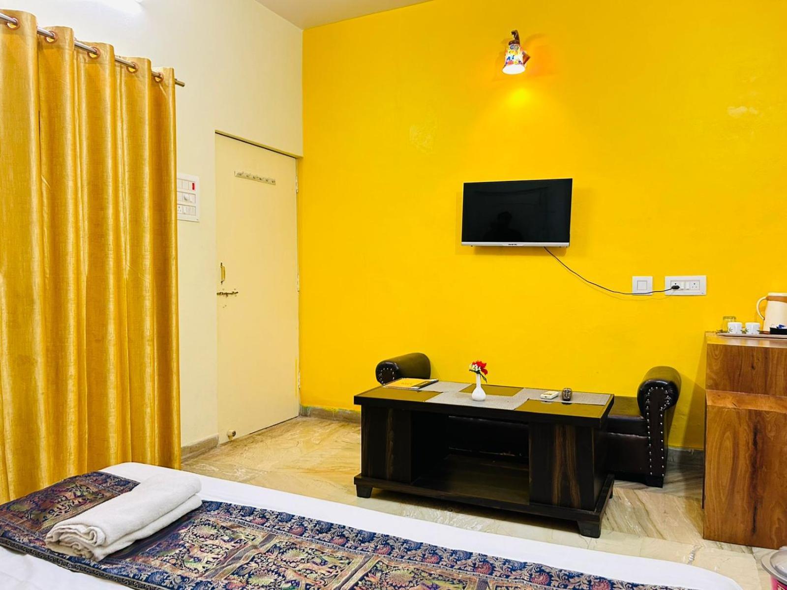 Shankar Vilaas -A Boutique Stay Forigners Choice Near Ghats And Temples バラナシ エクステリア 写真
