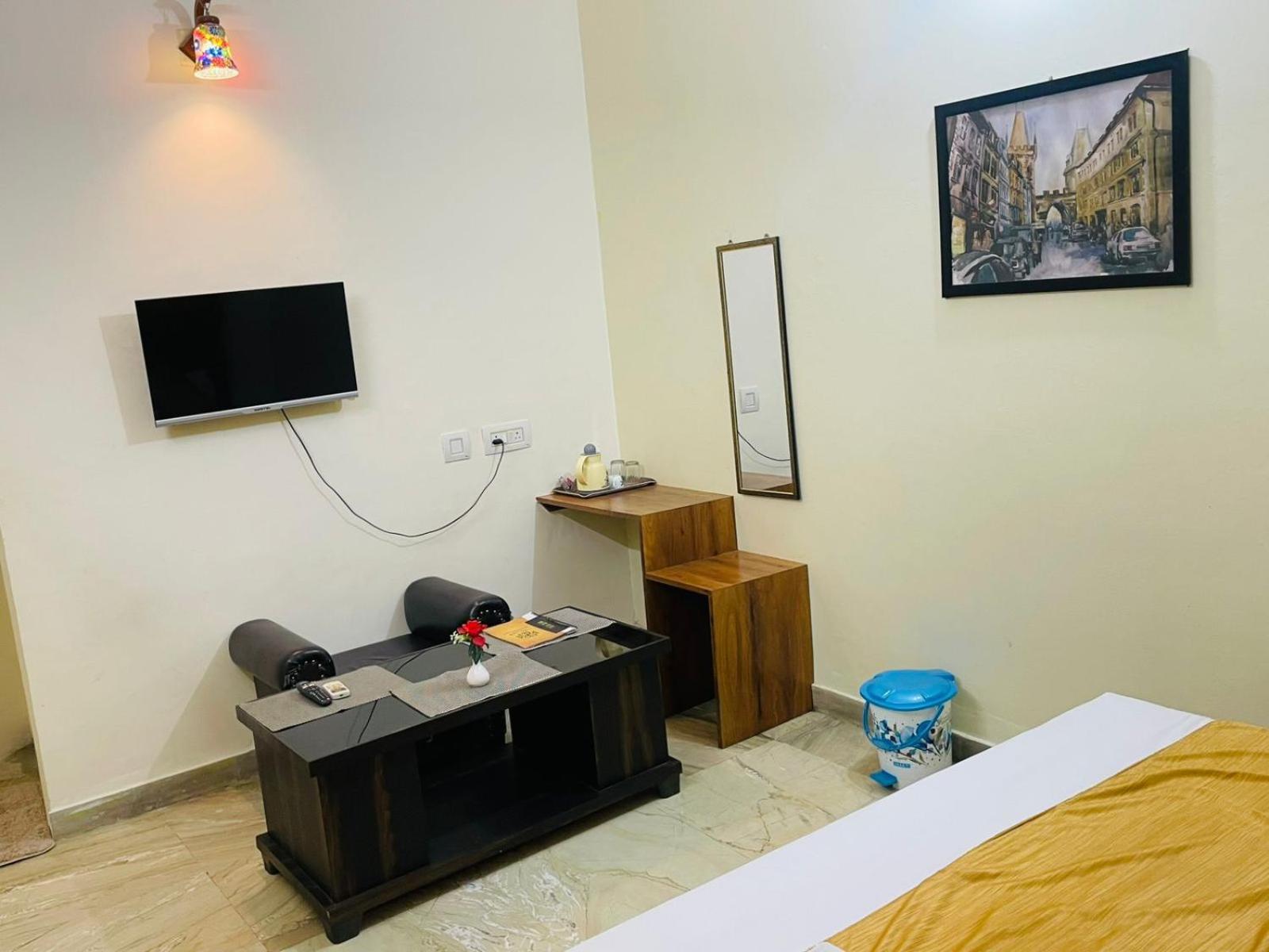 Shankar Vilaas -A Boutique Stay Forigners Choice Near Ghats And Temples バラナシ エクステリア 写真