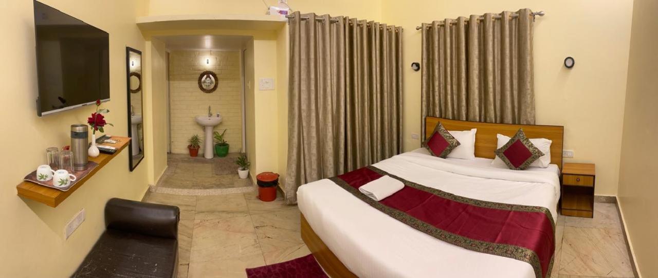 Shankar Vilaas -A Boutique Stay Forigners Choice Near Ghats And Temples バラナシ エクステリア 写真