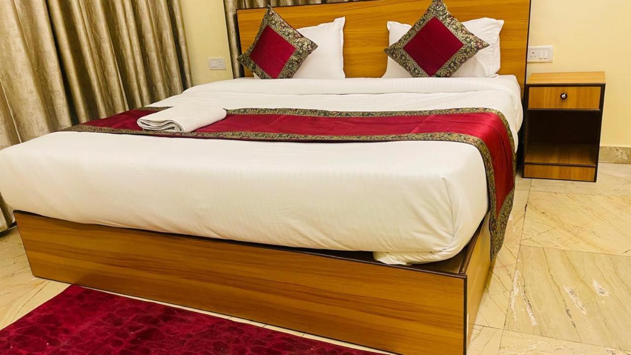 Shankar Vilaas -A Boutique Stay Forigners Choice Near Ghats And Temples バラナシ エクステリア 写真