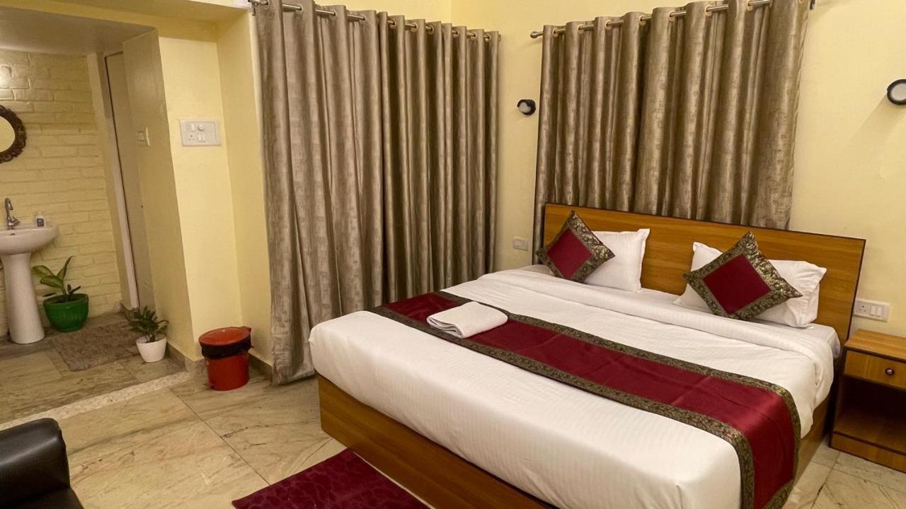 Shankar Vilaas -A Boutique Stay Forigners Choice Near Ghats And Temples バラナシ エクステリア 写真